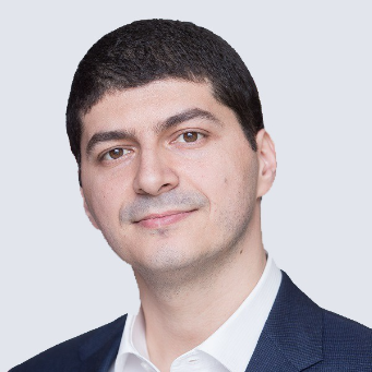 Роман Хади