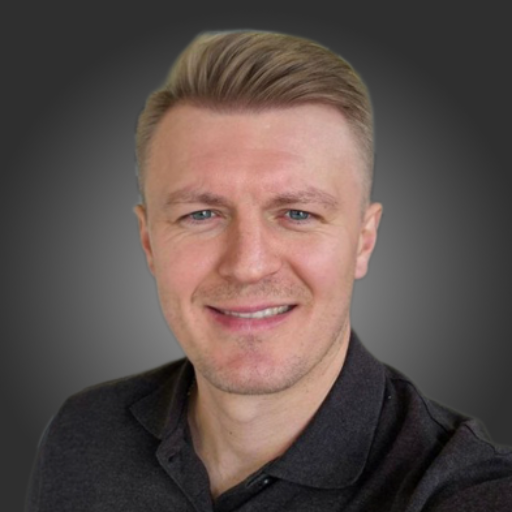 Максим Фроленко