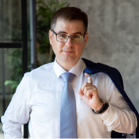 Владимир Петров