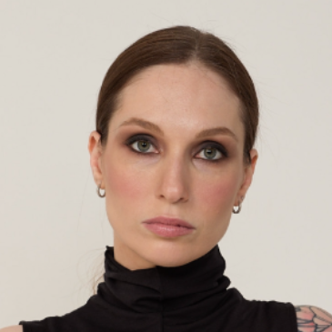 Анна Платэ
