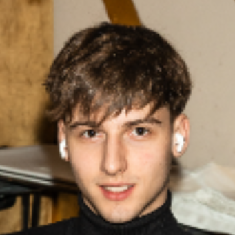 Даниил Бобровских