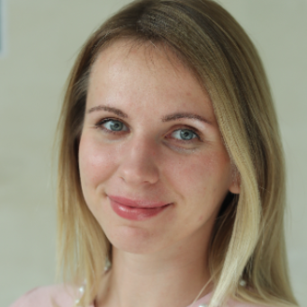 Полина Казаринова