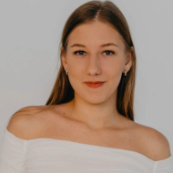 Арина Скок