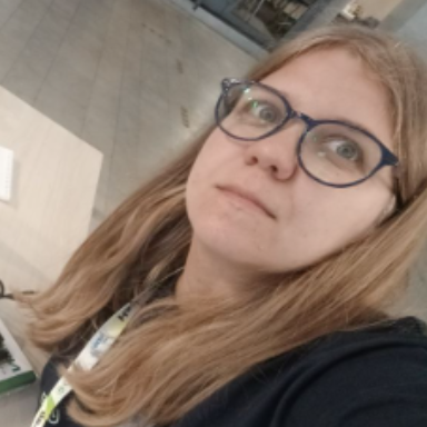 Анна Перова