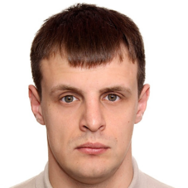 Руслан Попов