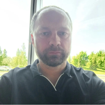 Роман Храбров