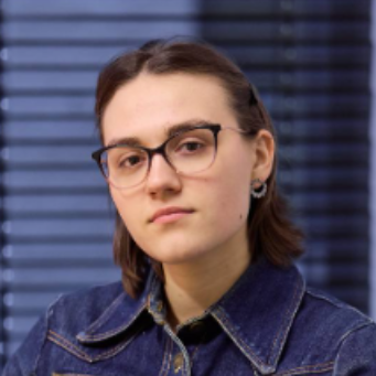 Аделина Бурова