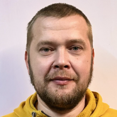 Денис Попов