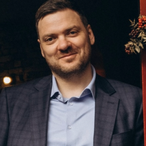 Максим Саенко
