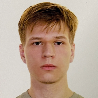 Денис Фролов
