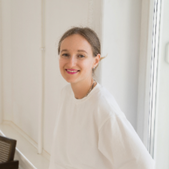 Анна Романова