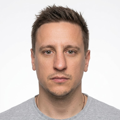 Игорь Мельниченко