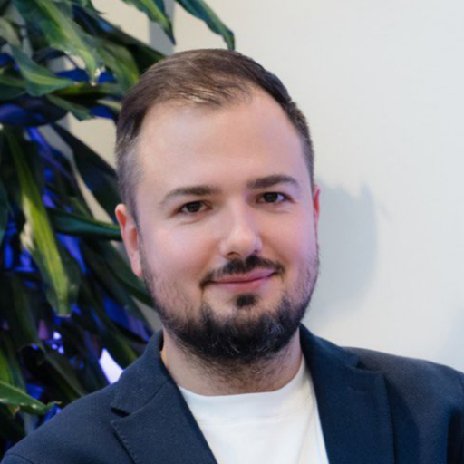 Антон Петров