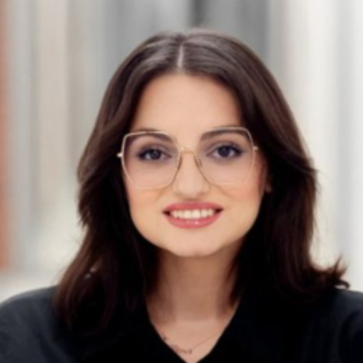 Эвелина Саркисова